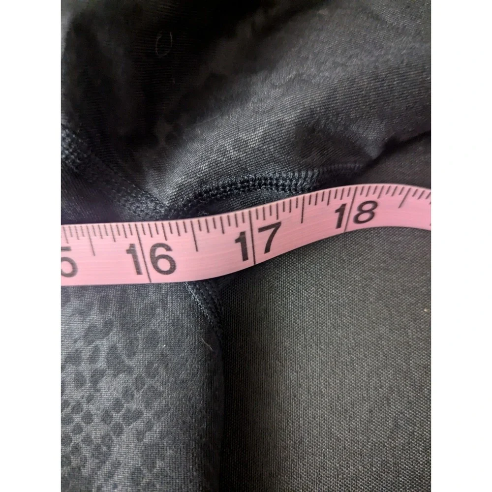 Nike Pro Womens M Pullover BLack Half‎ Zip Embossed Snake Vixen Running Workout
